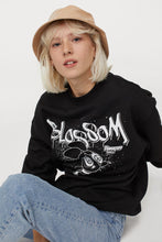 Load image into Gallery viewer, Oversized Printed Sweatshirt

